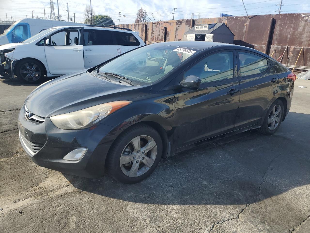 2013 HYUNDAI ELANTRA GL