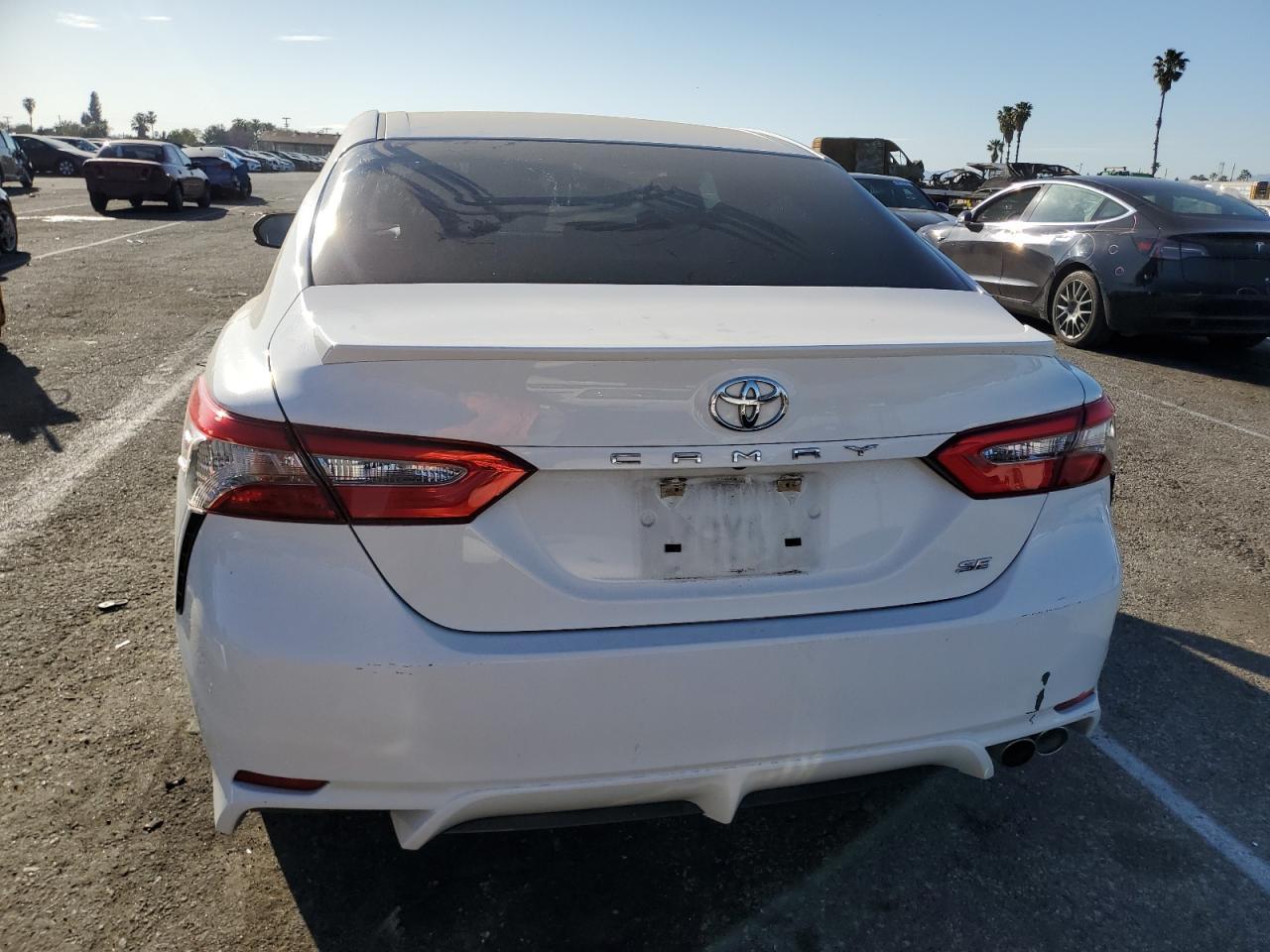 2018 TOYOTA CAMRY L - Фото 6