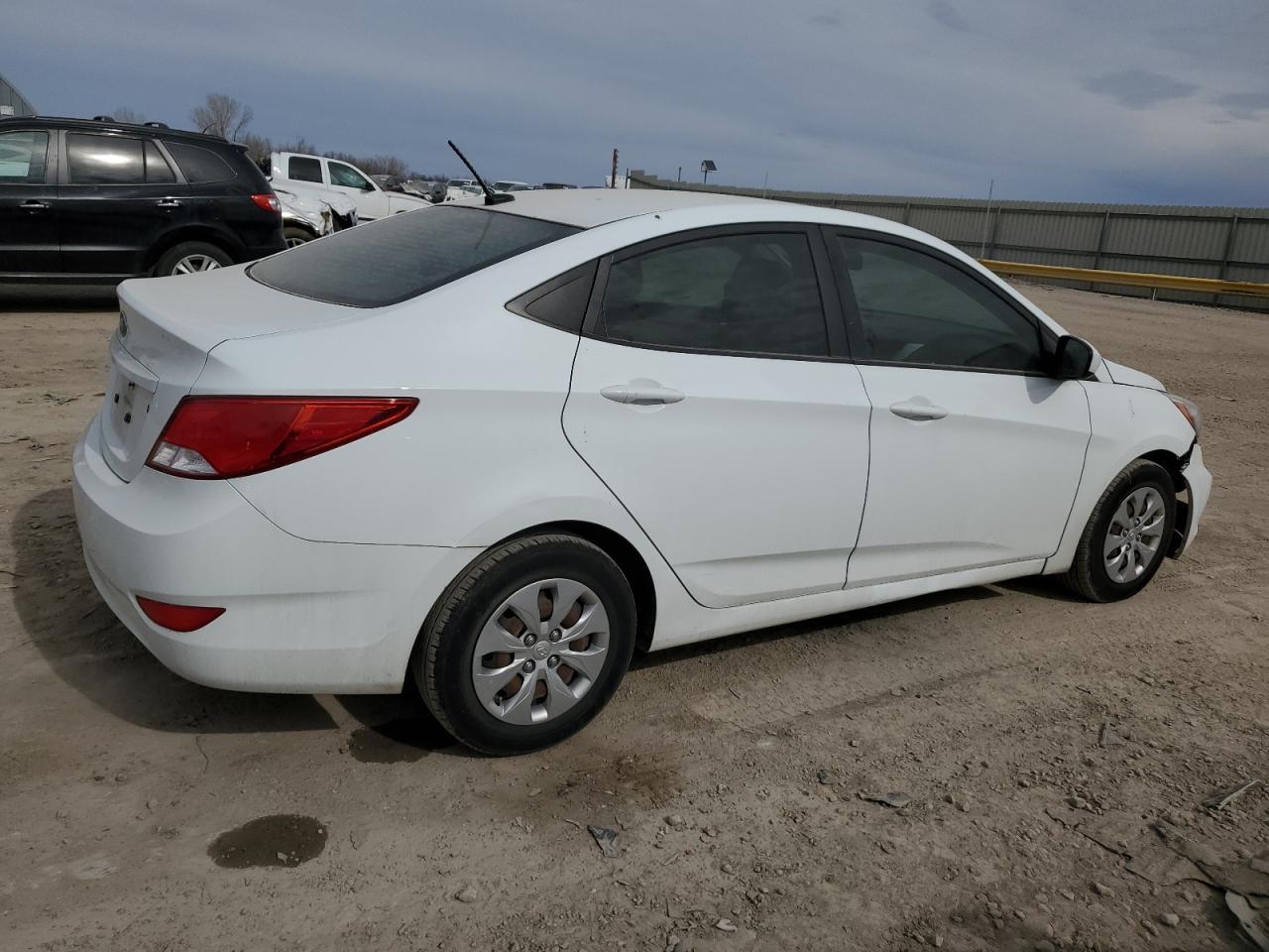 2016 HYUNDAI ACCENT SE - Фото 3