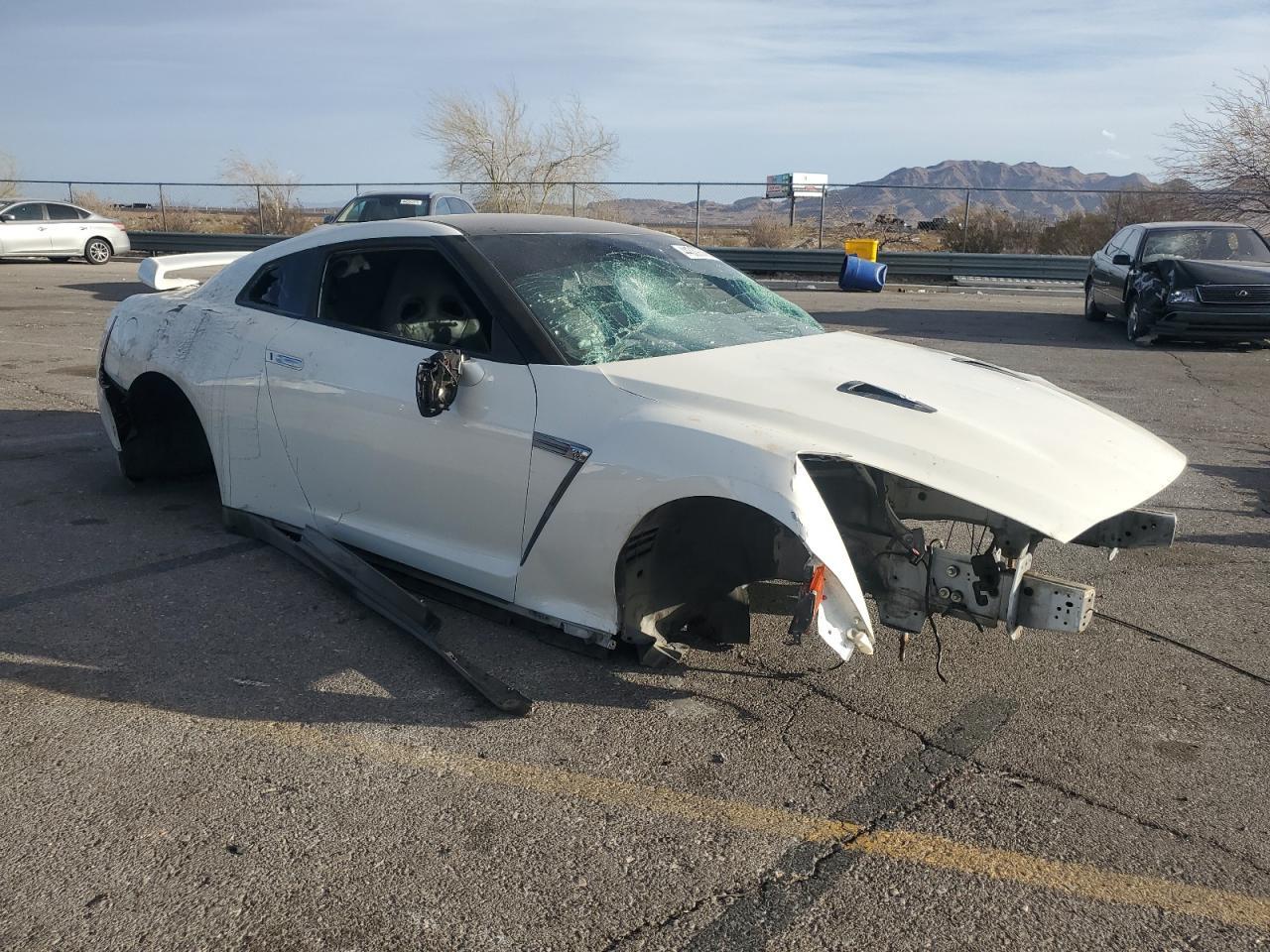 2013 NISSAN GT-R PREMI - Фото 4