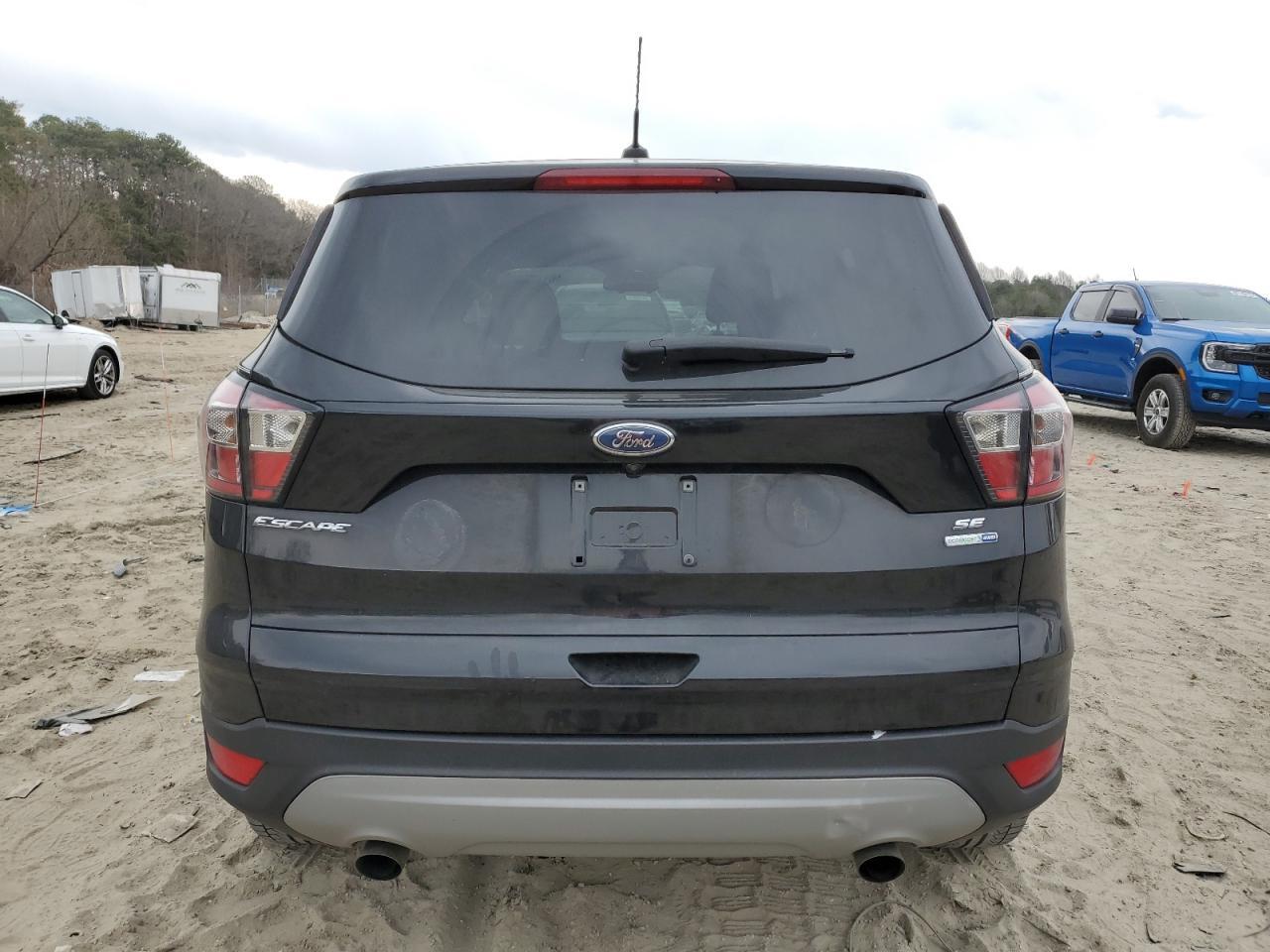2017 FORD ESCAPE SE - Image 6