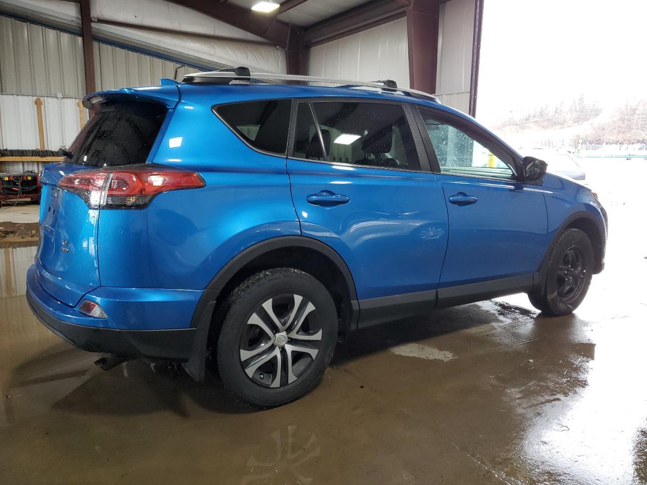 2016 TOYOTA RAV4 LE - Фото 3