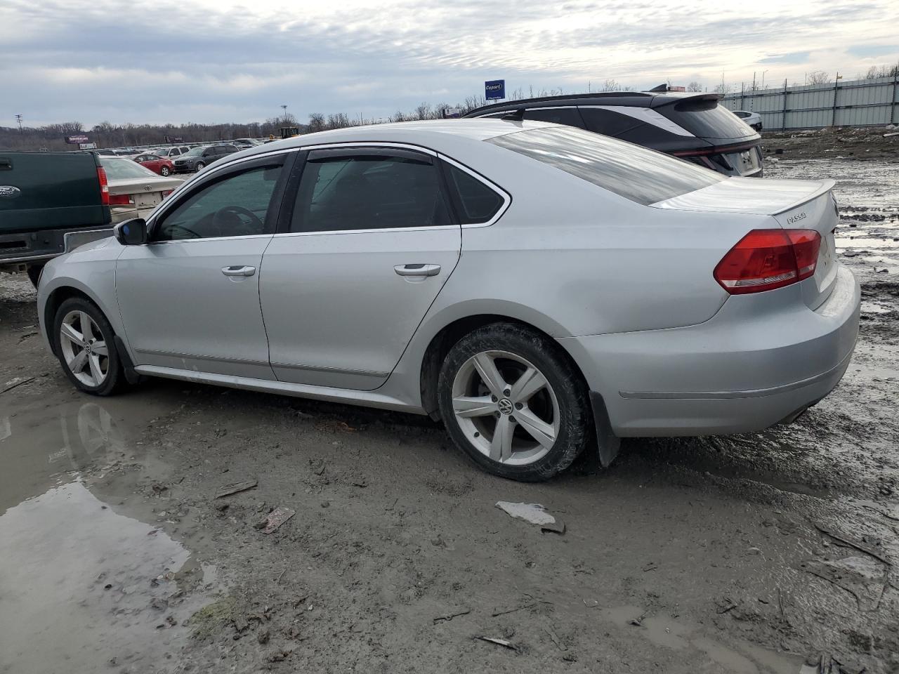 2013 VOLKSWAGEN PASSAT SEL - Фото 2