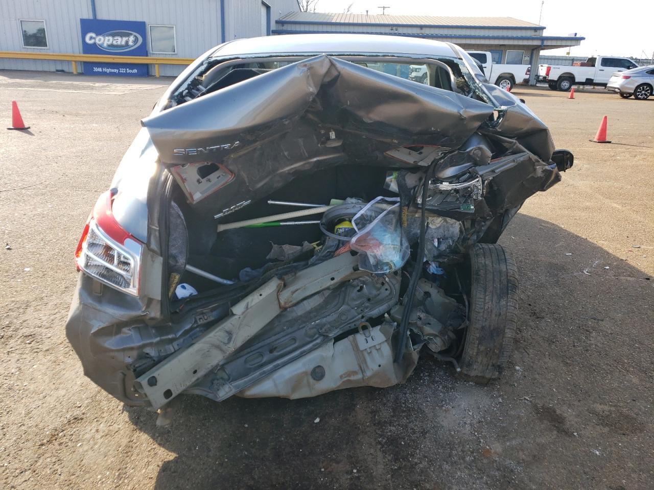2017 NISSAN SENTRA S - Фото 6