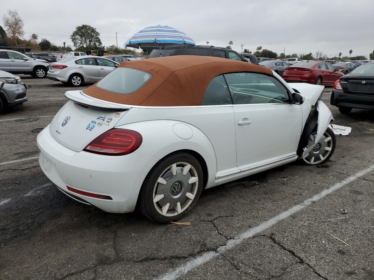 2019 VOLKSWAGEN BEETLE S - Image 3
