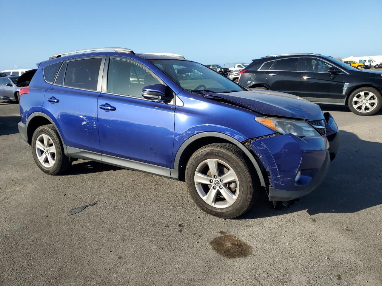2015 TOYOTA RAV4 XLE - Image 4