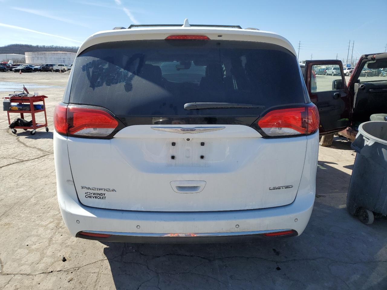 2017 CHRYSLER PACIFICA L - Image 6