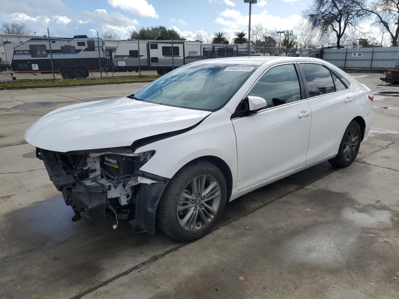 2015 TOYOTA CAMRY LE