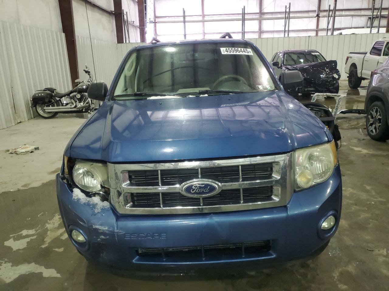 2010 FORD ESCAPE XLT - Image 5