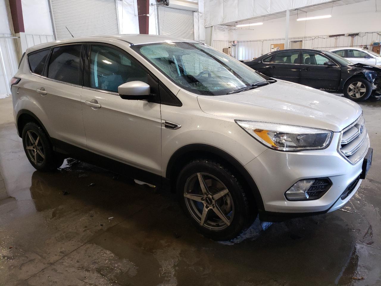 2017 FORD ESCAPE SE - Фото 4