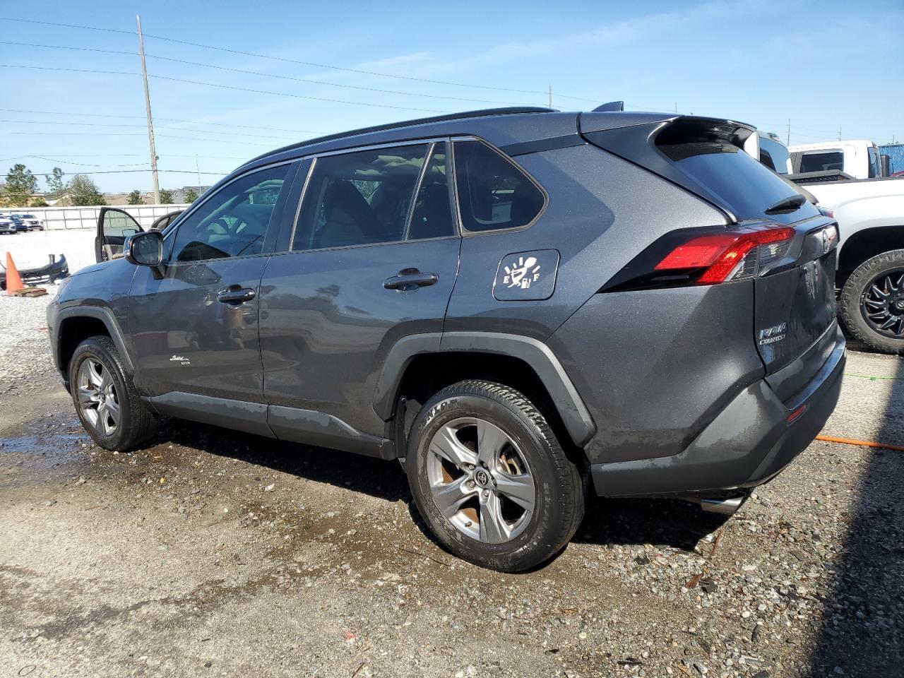 2022 TOYOTA RAV4 XLE - Image 2