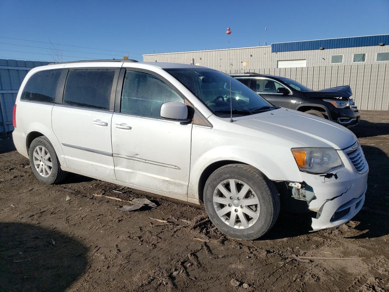 2014 CHRYSLER TOWN & COU - Image 4