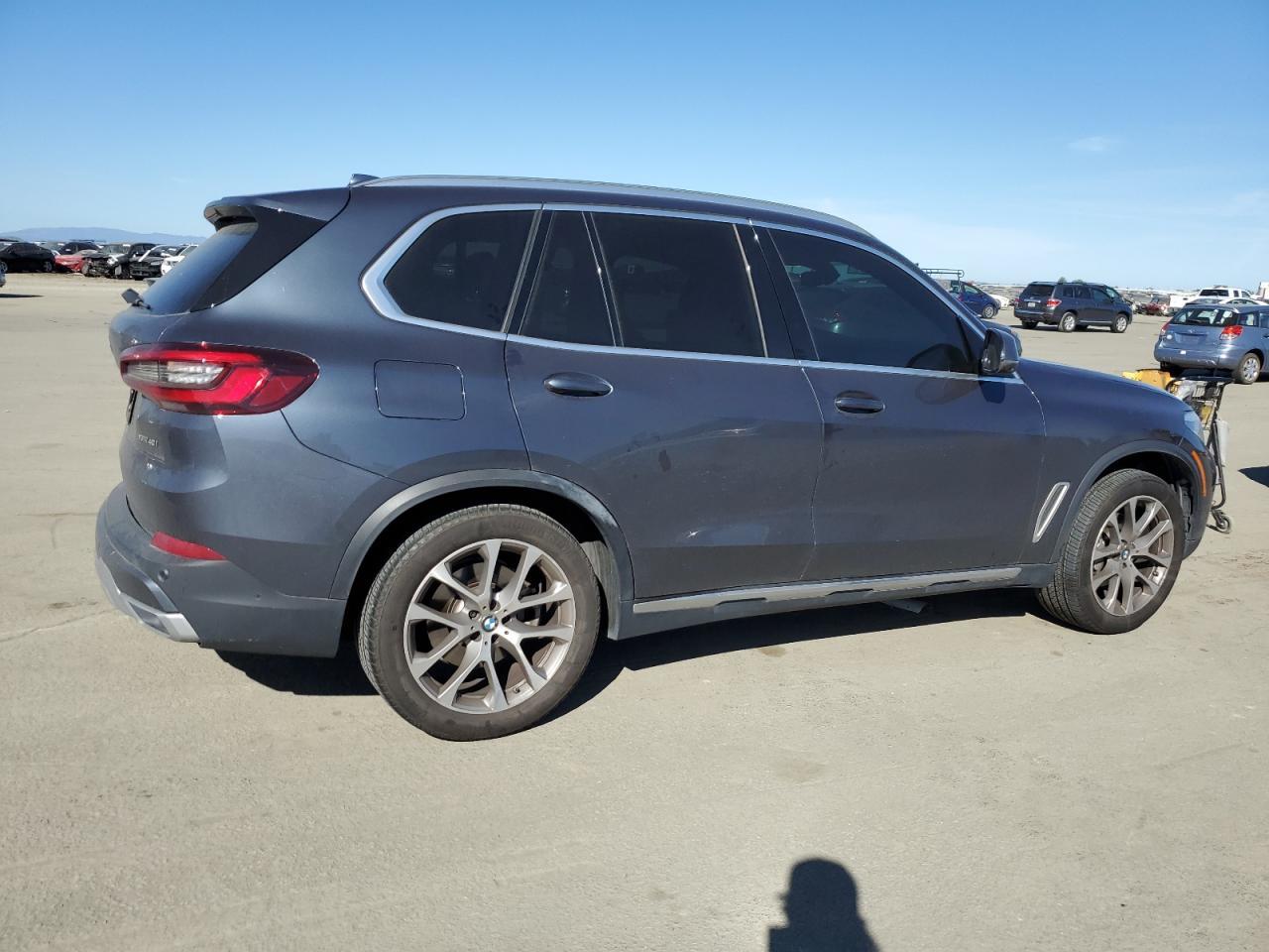 2022 BMW X5 XDRIVE4 - Фото 3