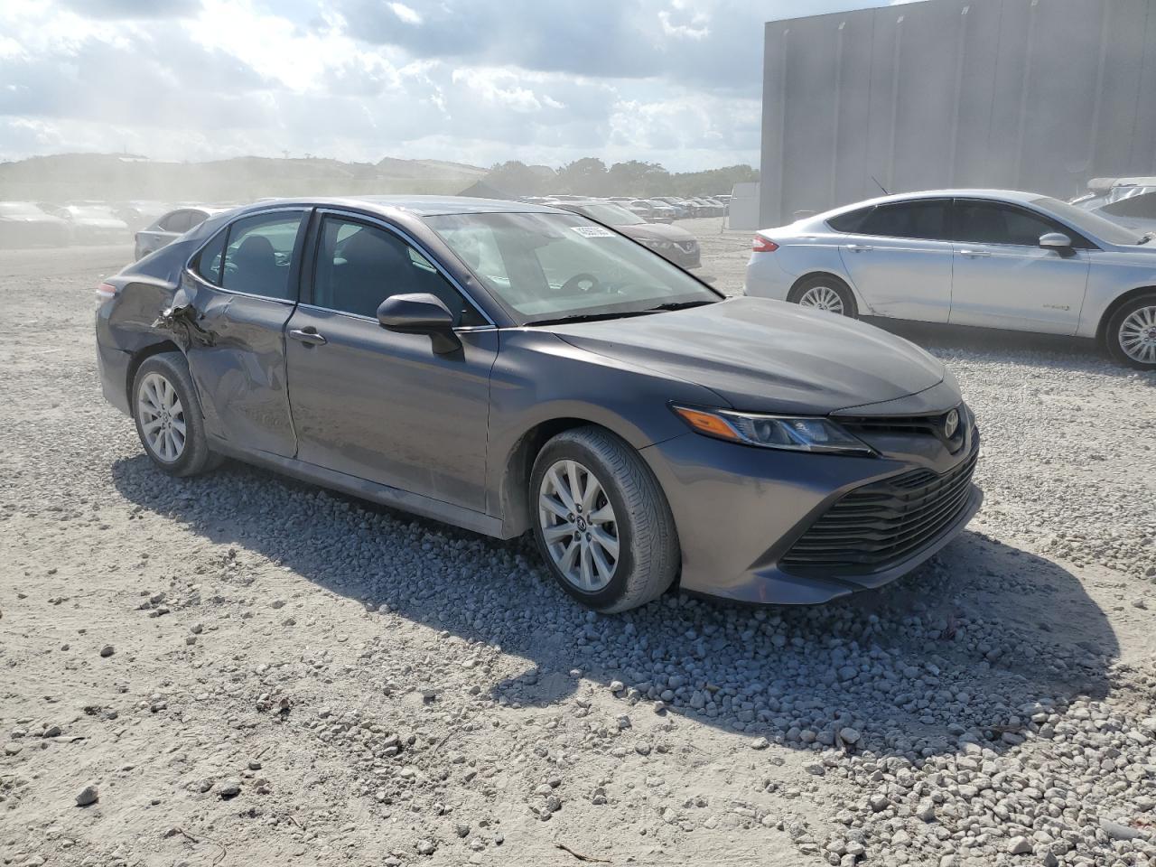 2018 TOYOTA CAMRY L - Фото 4