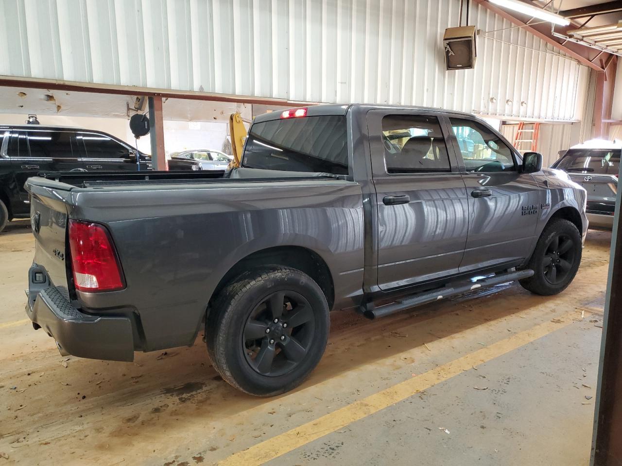 2018 RAM 1500 ST - Image 3