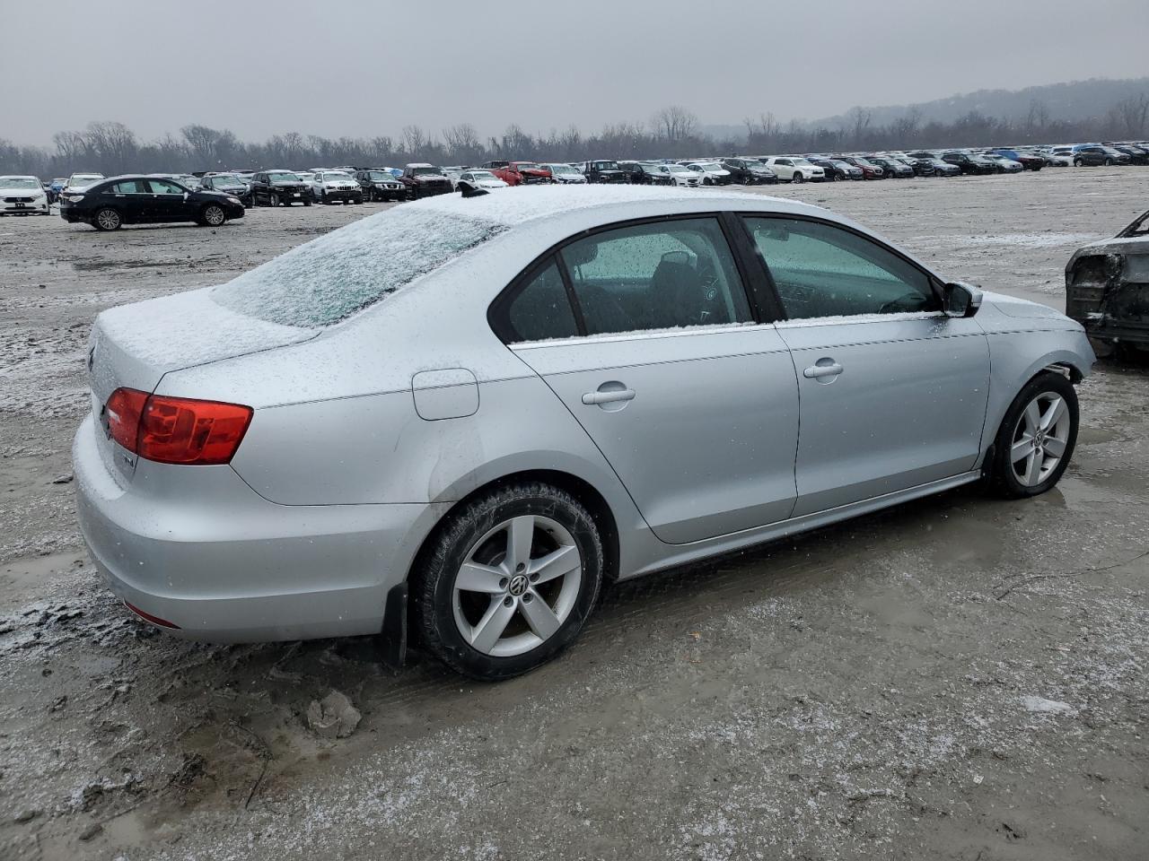 2013 VOLKSWAGEN JETTA TDI - Image 3
