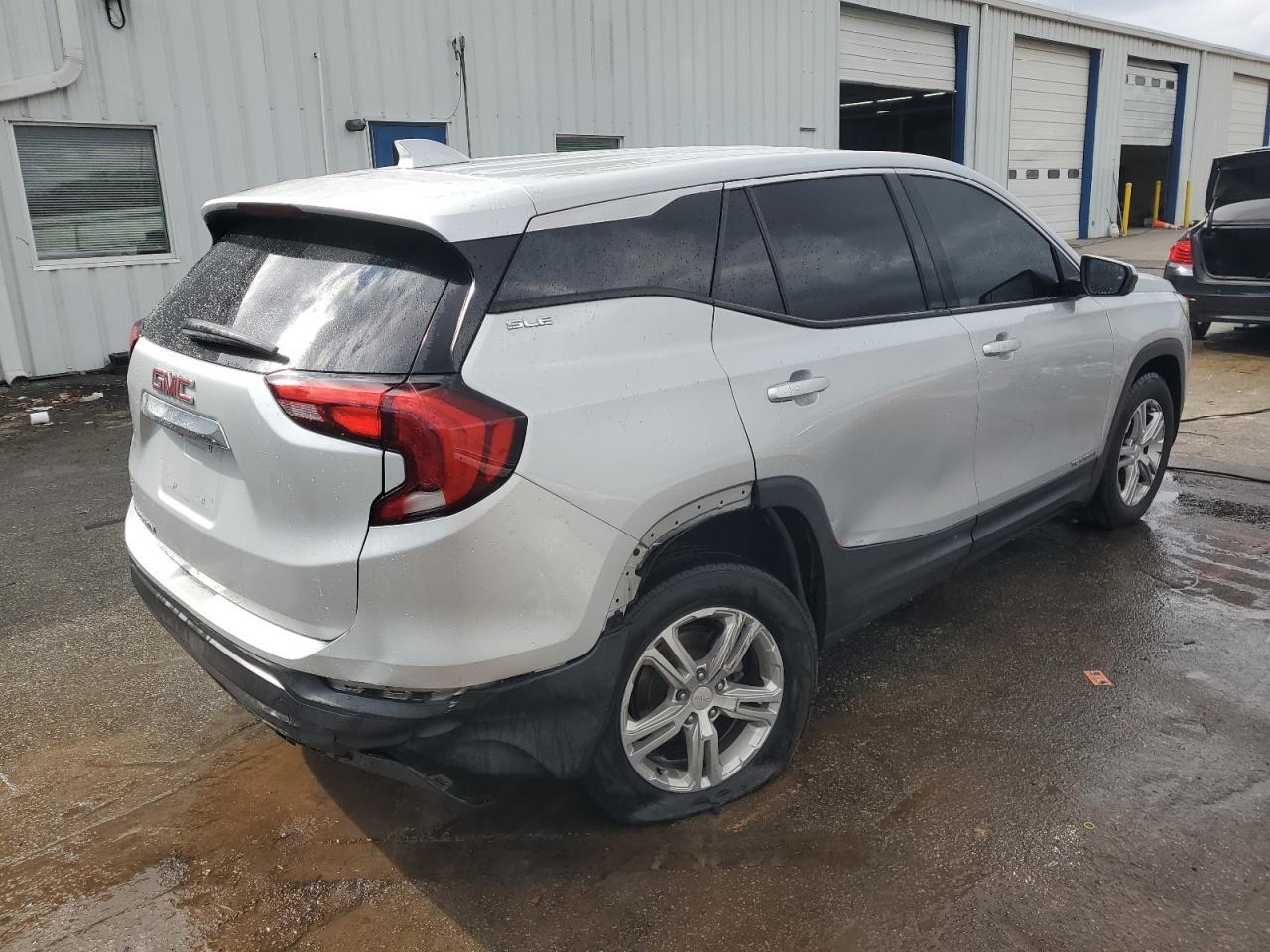 2018 GMC TERRAIN SL - Image 3
