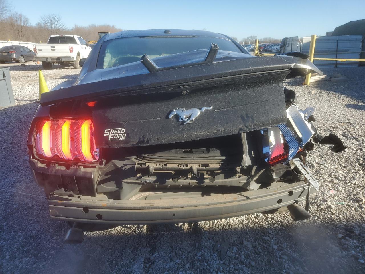 2018 FORD MUSTANG - Фото 6