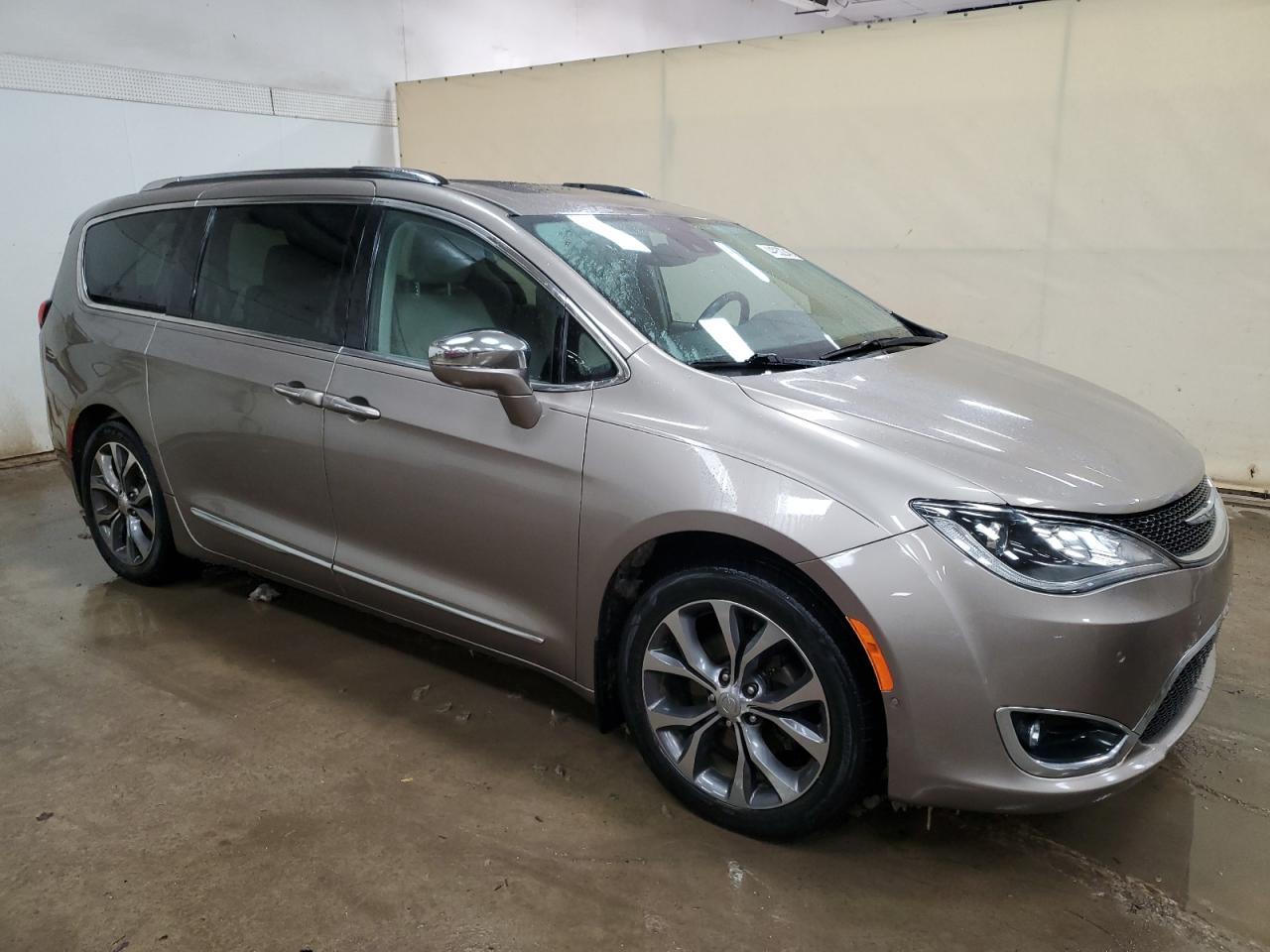 2017 CHRYSLER PACIFICA L - Image 4