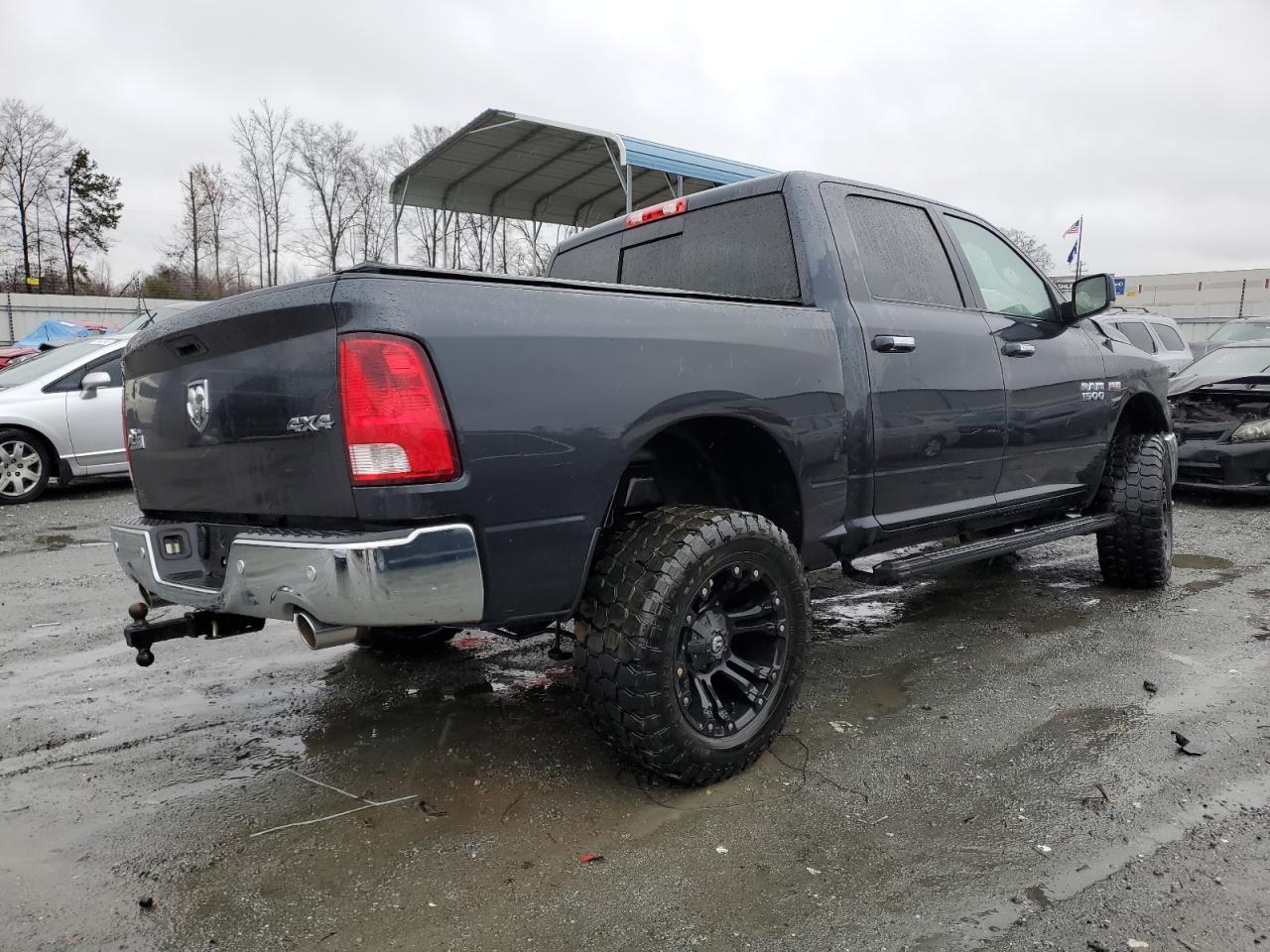 2017 RAM 1500 SLT - Image 3
