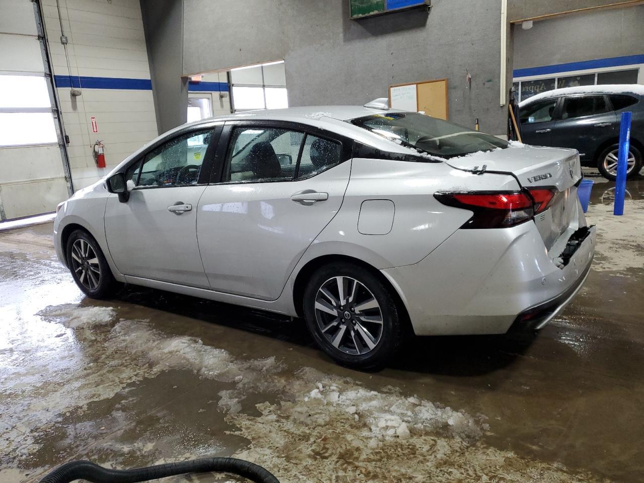 2021 NISSAN VERSA SV - Фото 2