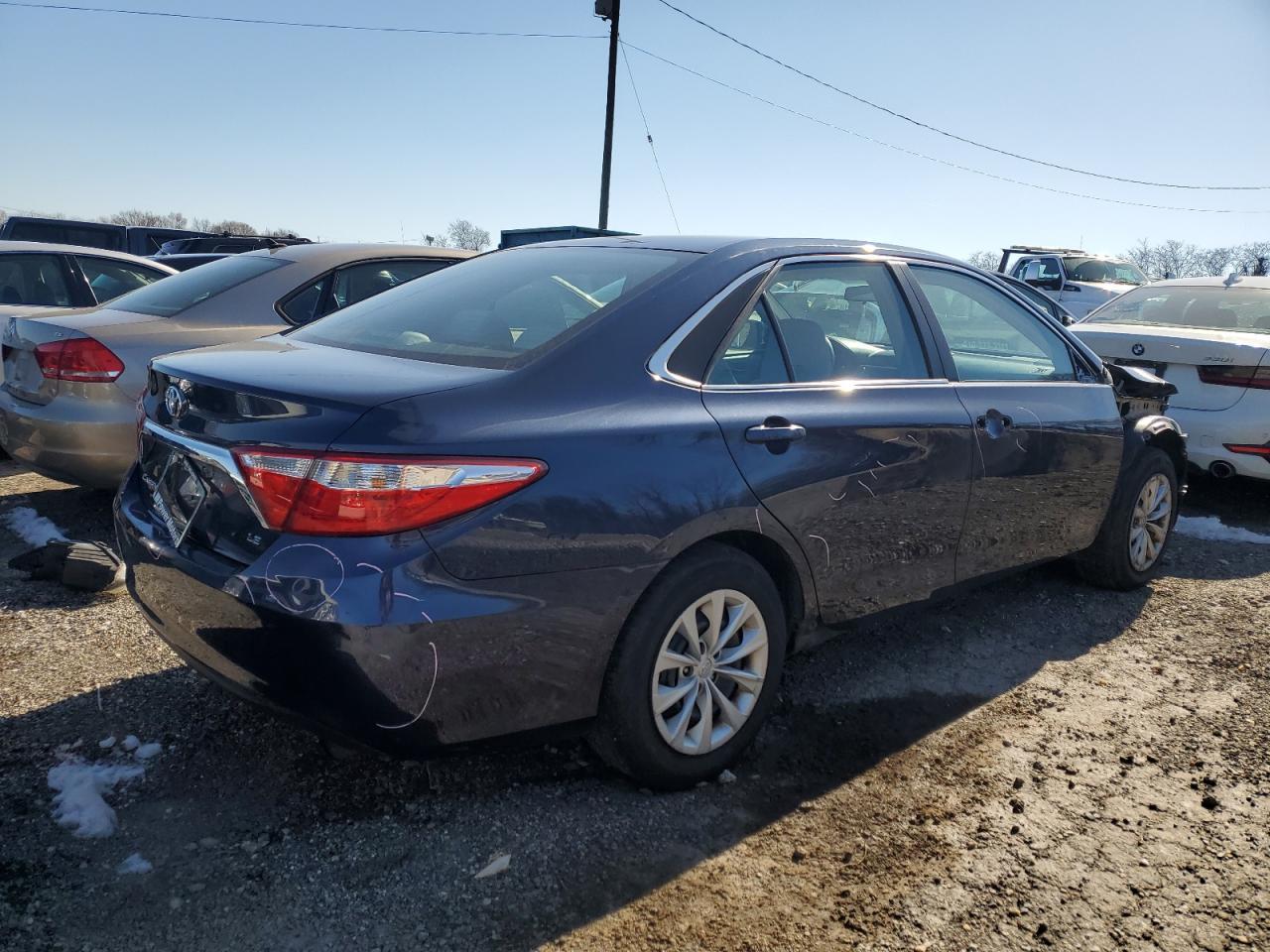 2016 TOYOTA CAMRY LE - Фото 3