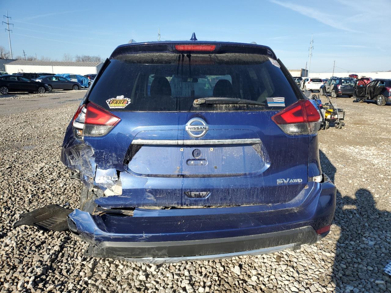 2017 NISSAN ROGUE SV - Image 6