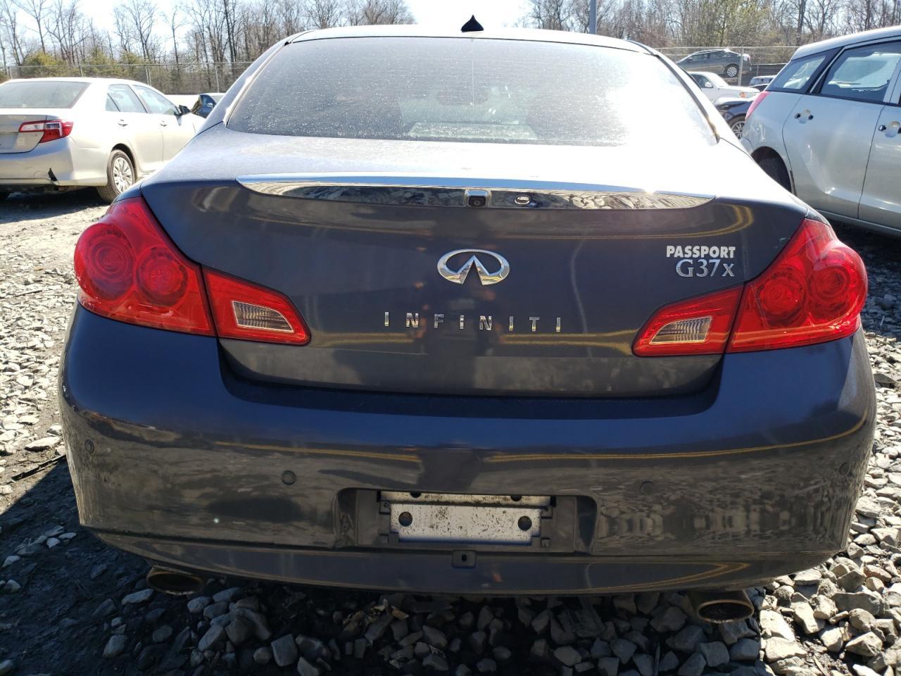 2012 INFINITI G37 - Image 6