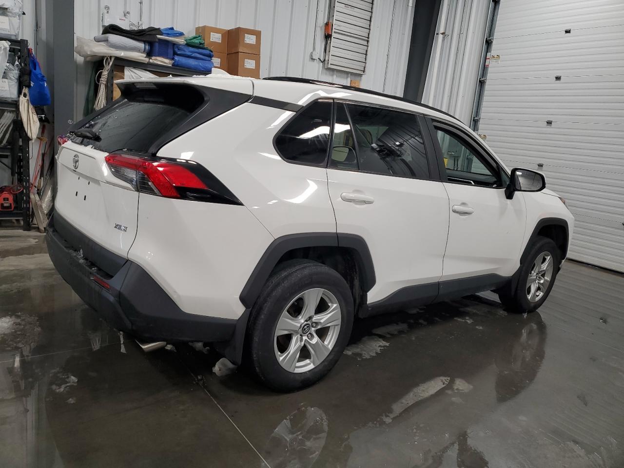 2020 TOYOTA RAV4 XLE - Image 3