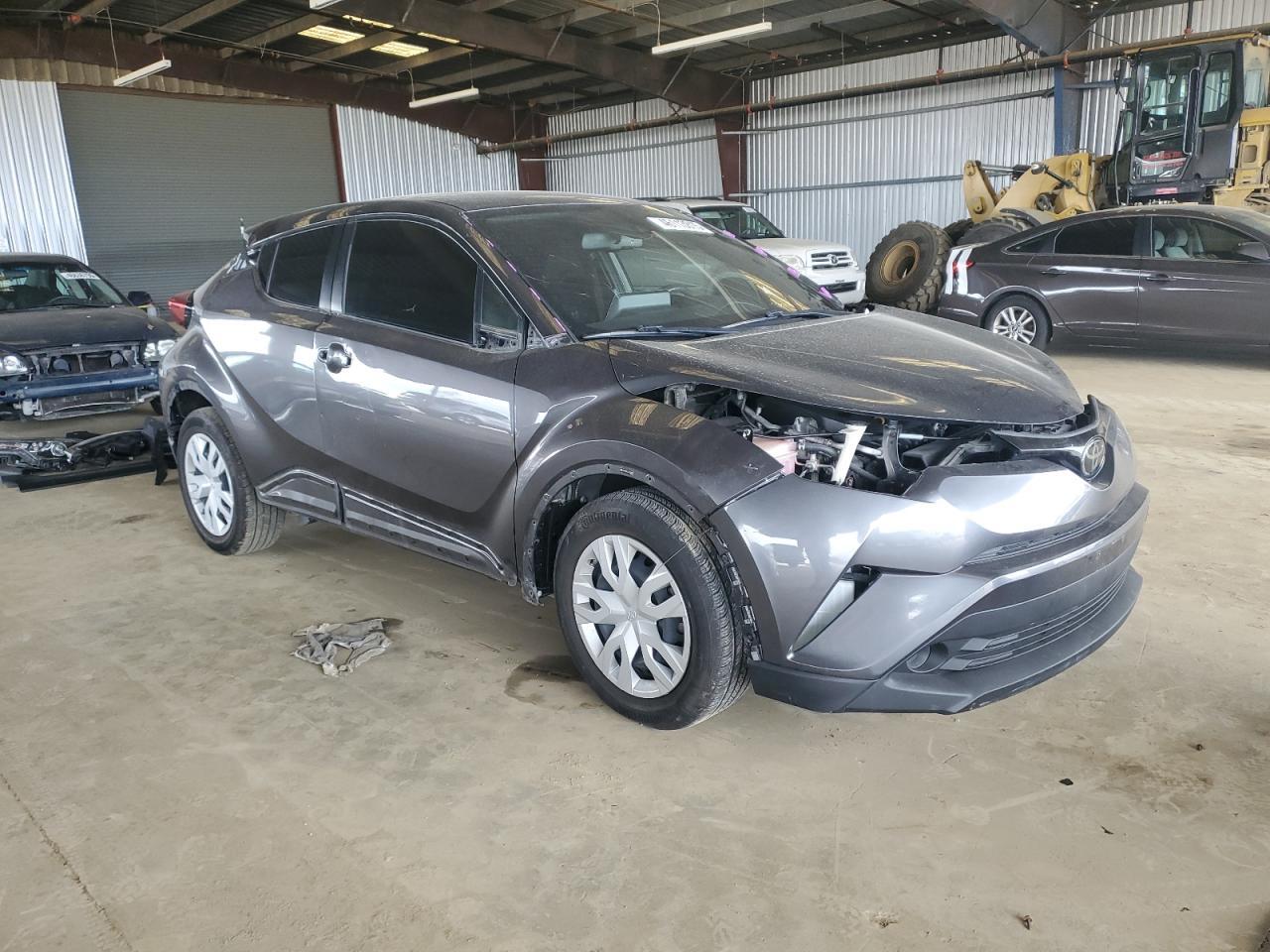2019 TOYOTA C-HR XLE - Image 4