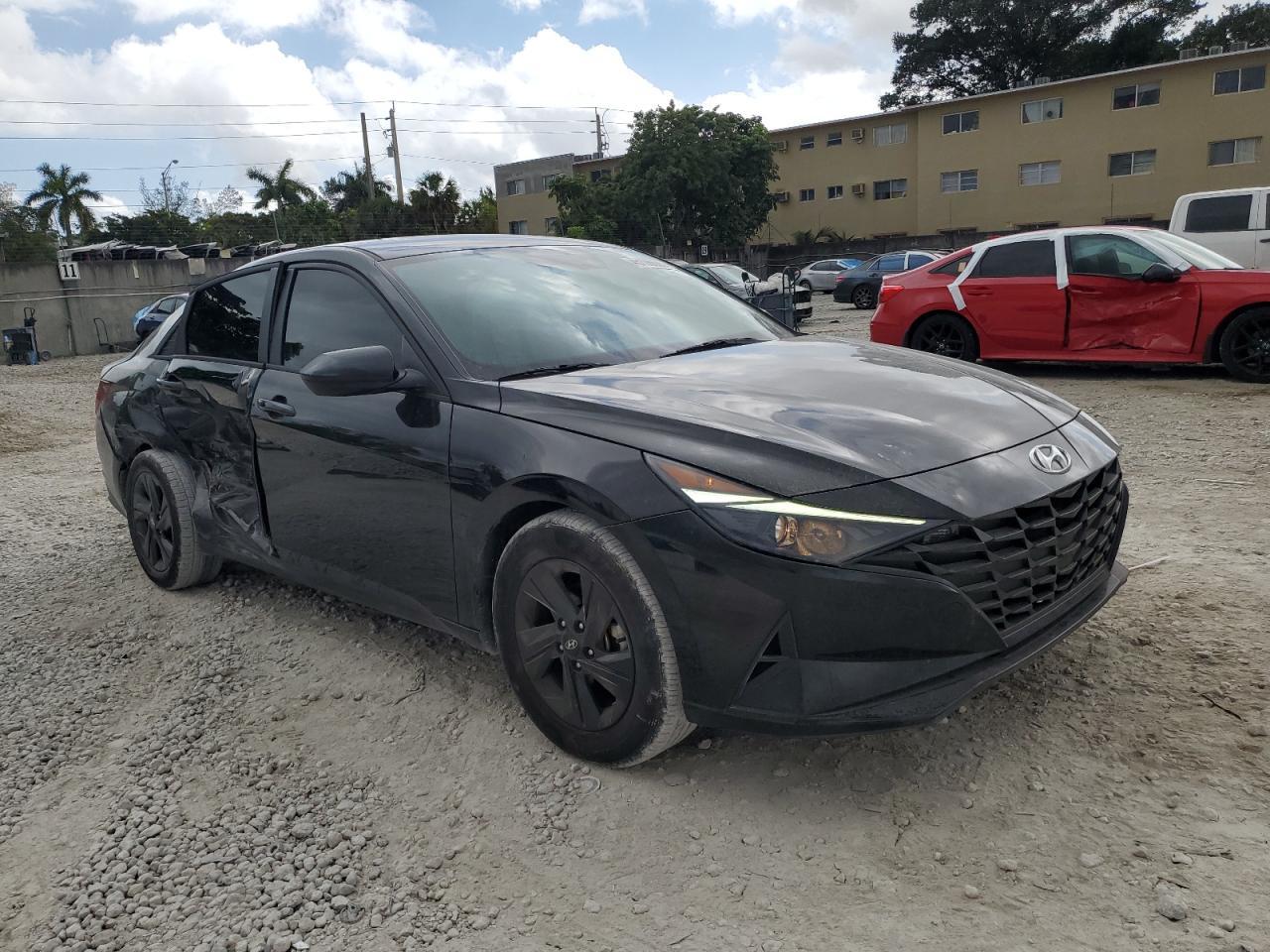 2022 HYUNDAI ELANTRA SE - Фото 4