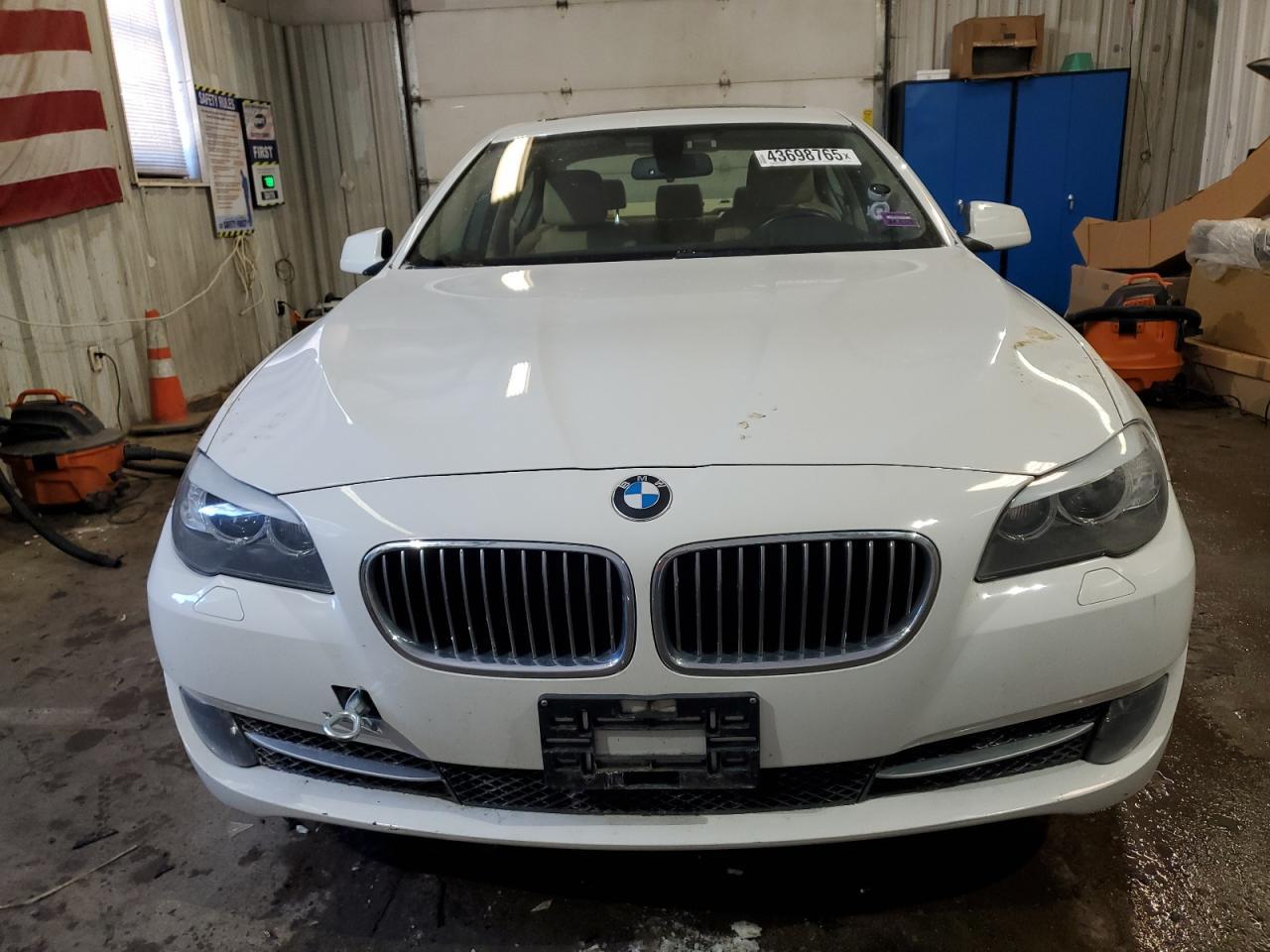 2013 BMW 528 XI - Image 5