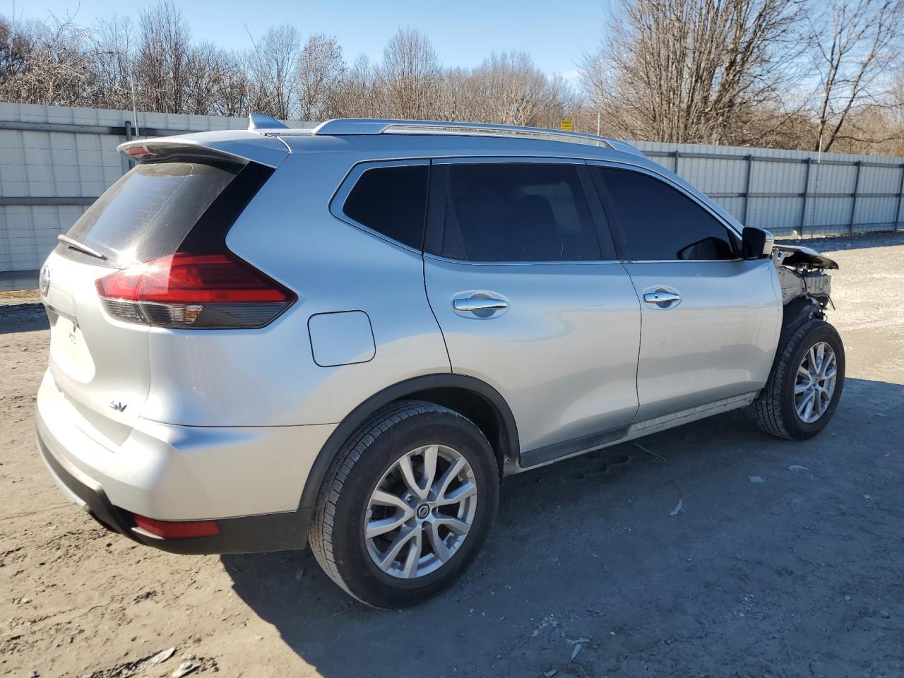 2017 NISSAN ROGUE S - Фото 3
