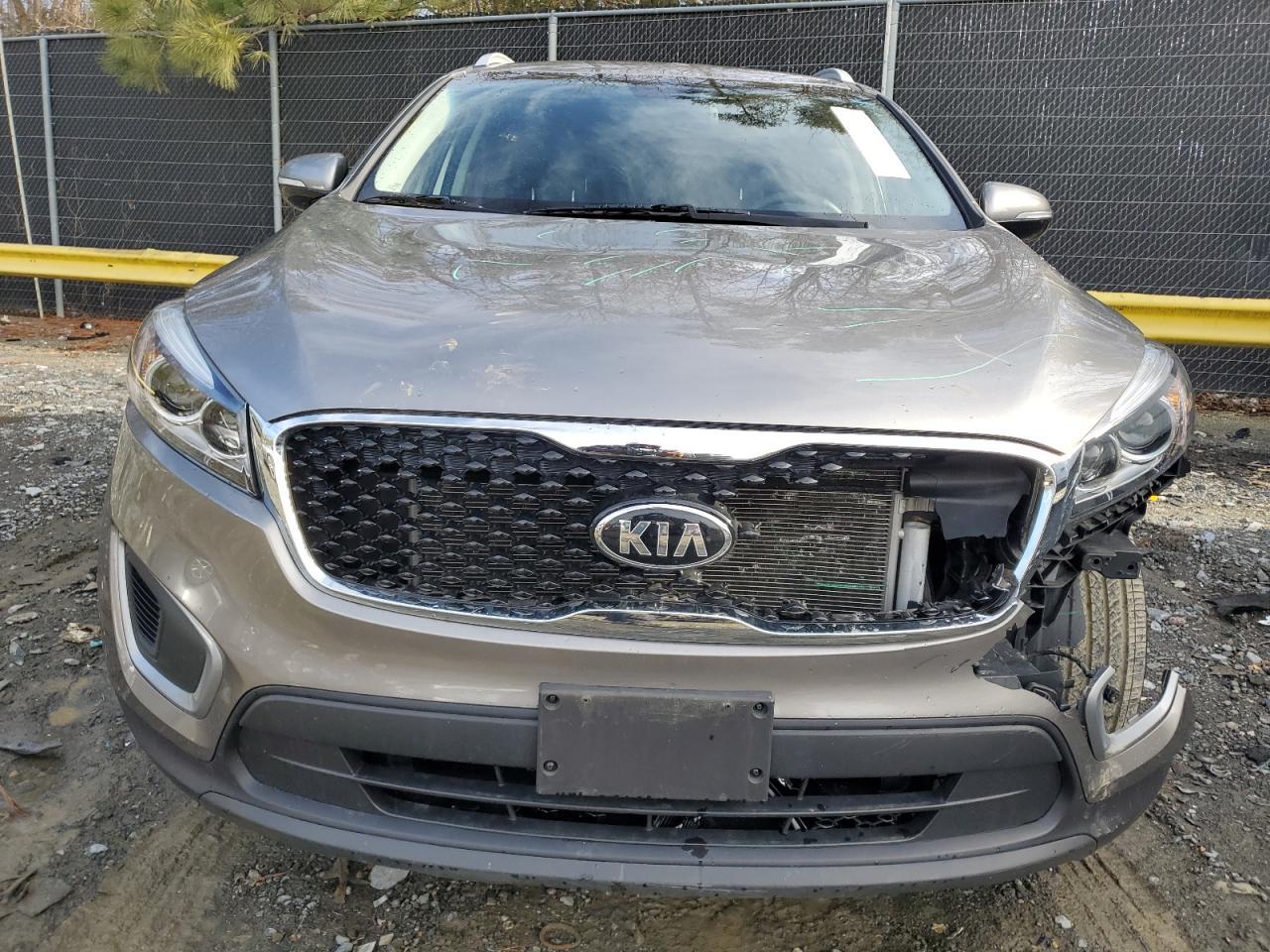 2017 KIA SORENTO LX - Image 5