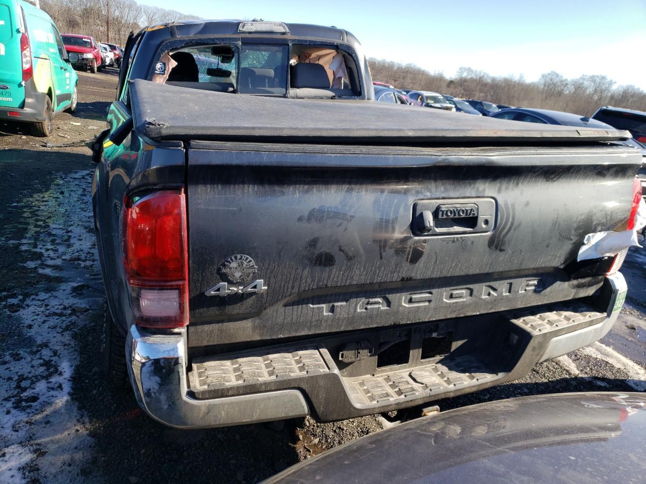 2019 TOYOTA TACOMA DOU - Фото 6
