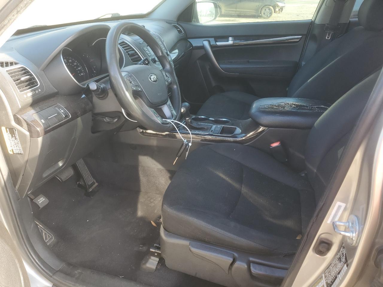 2015 KIA SORENTO LX - Image 7