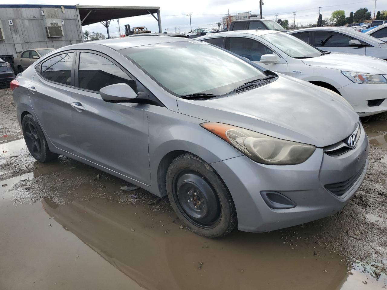 2013 HYUNDAI ELANTRA GL - Image 4