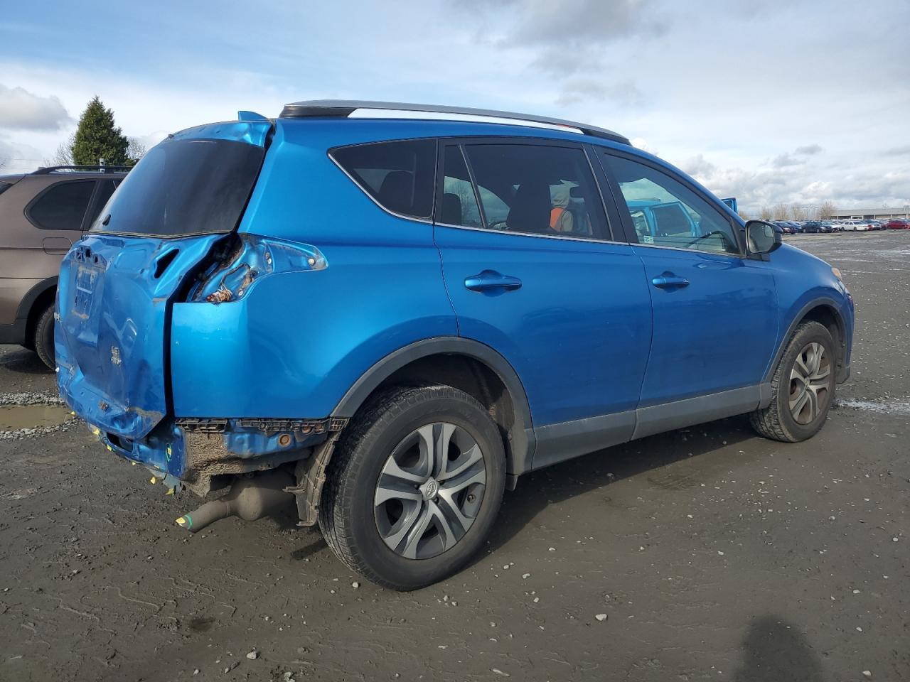 2017 TOYOTA RAV4 LE - Фото 3