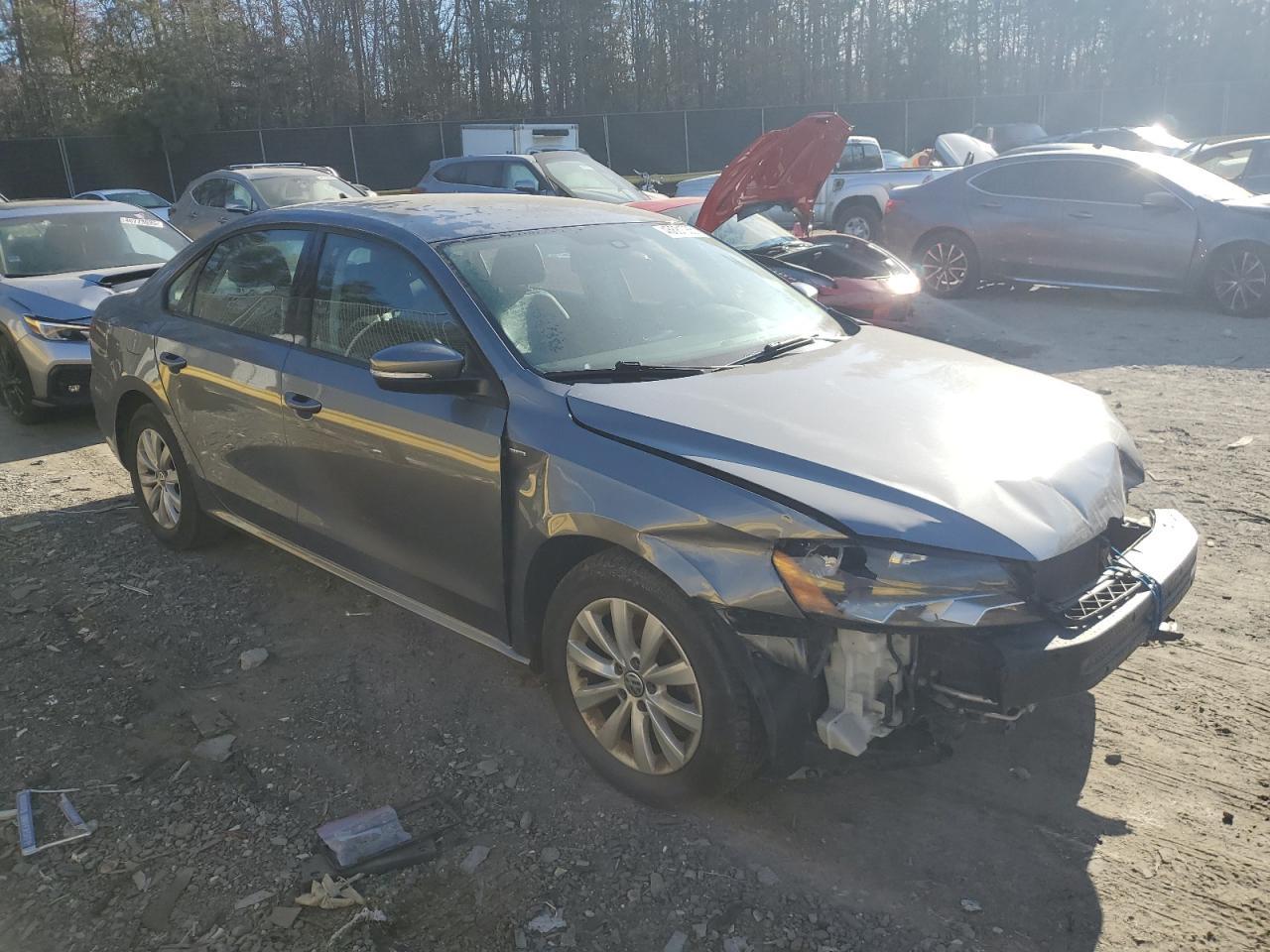 2015 VOLKSWAGEN PASSAT S - Фото 4
