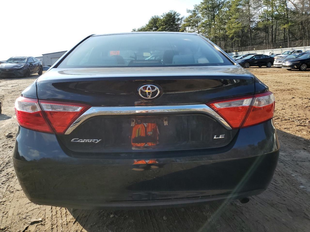 2016 TOYOTA CAMRY LE - Фото 6