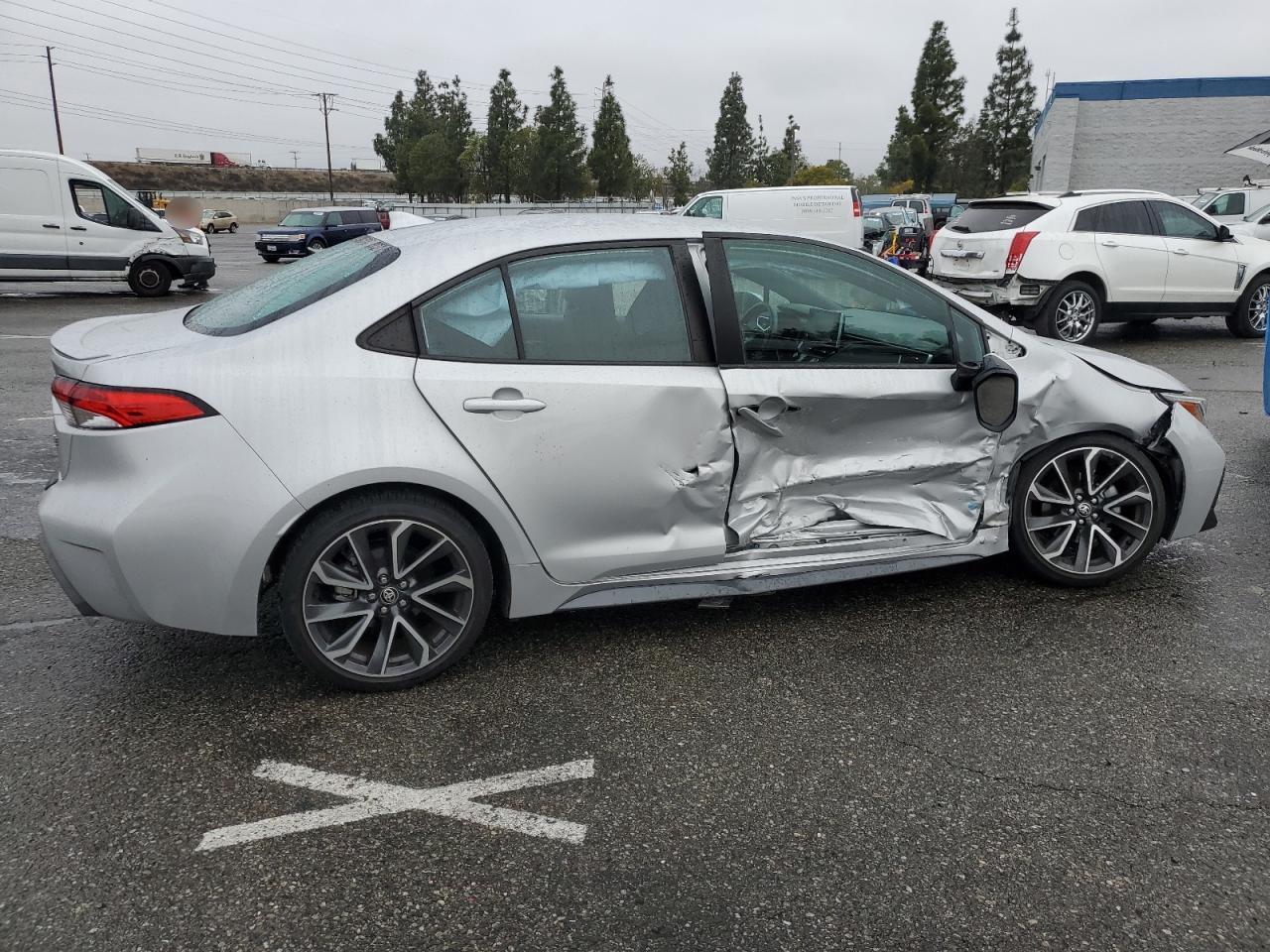 2020 TOYOTA COROLLA SE - Фото 3