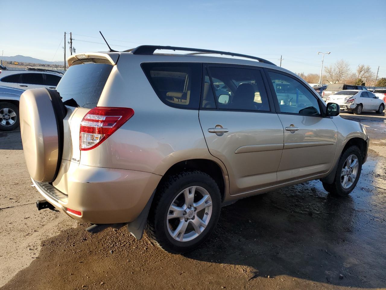 2011 TOYOTA RAV4 - Image 3