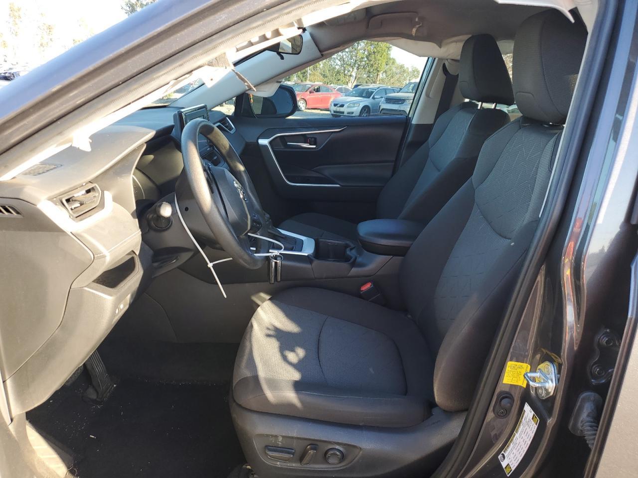 2022 TOYOTA RAV4 XLE - Фото 7