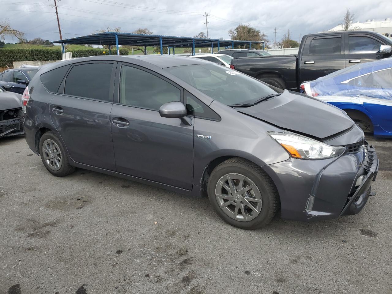 2015 TOYOTA PRIUS V - Фото 4