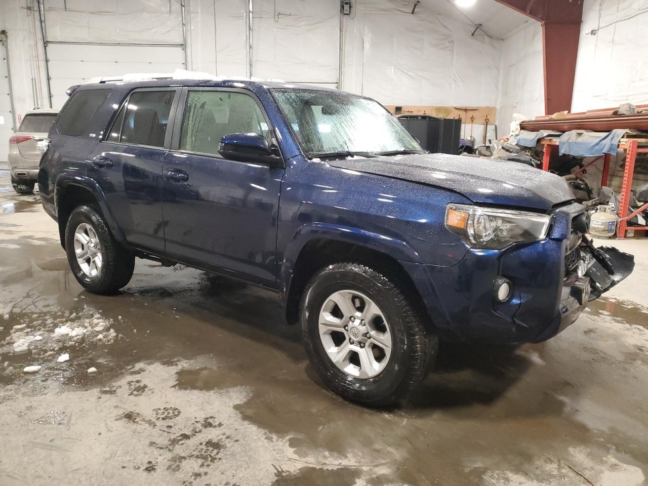 2017 TOYOTA 4RUNNER SR - Фото 4