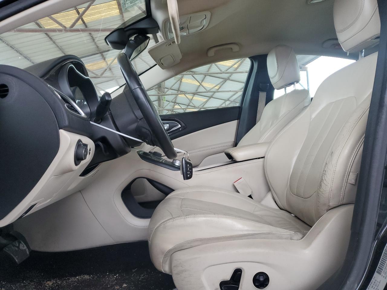 2015 CHRYSLER 200 C - Фото 7