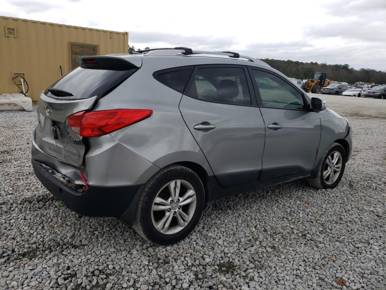 2012 HYUNDAI TUCSON GLS - Image 3