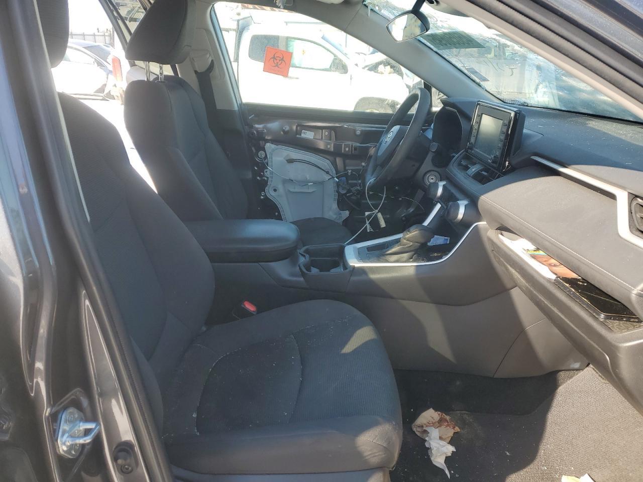 2021 TOYOTA RAV4 LE - Фото 7