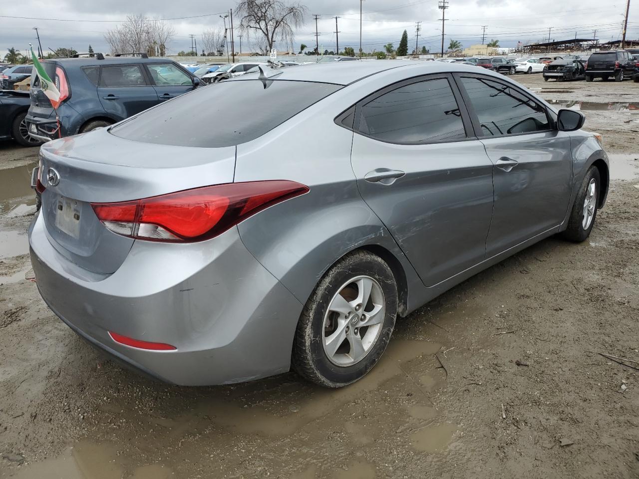 2015 HYUNDAI ELANTRA SE - Фото 3