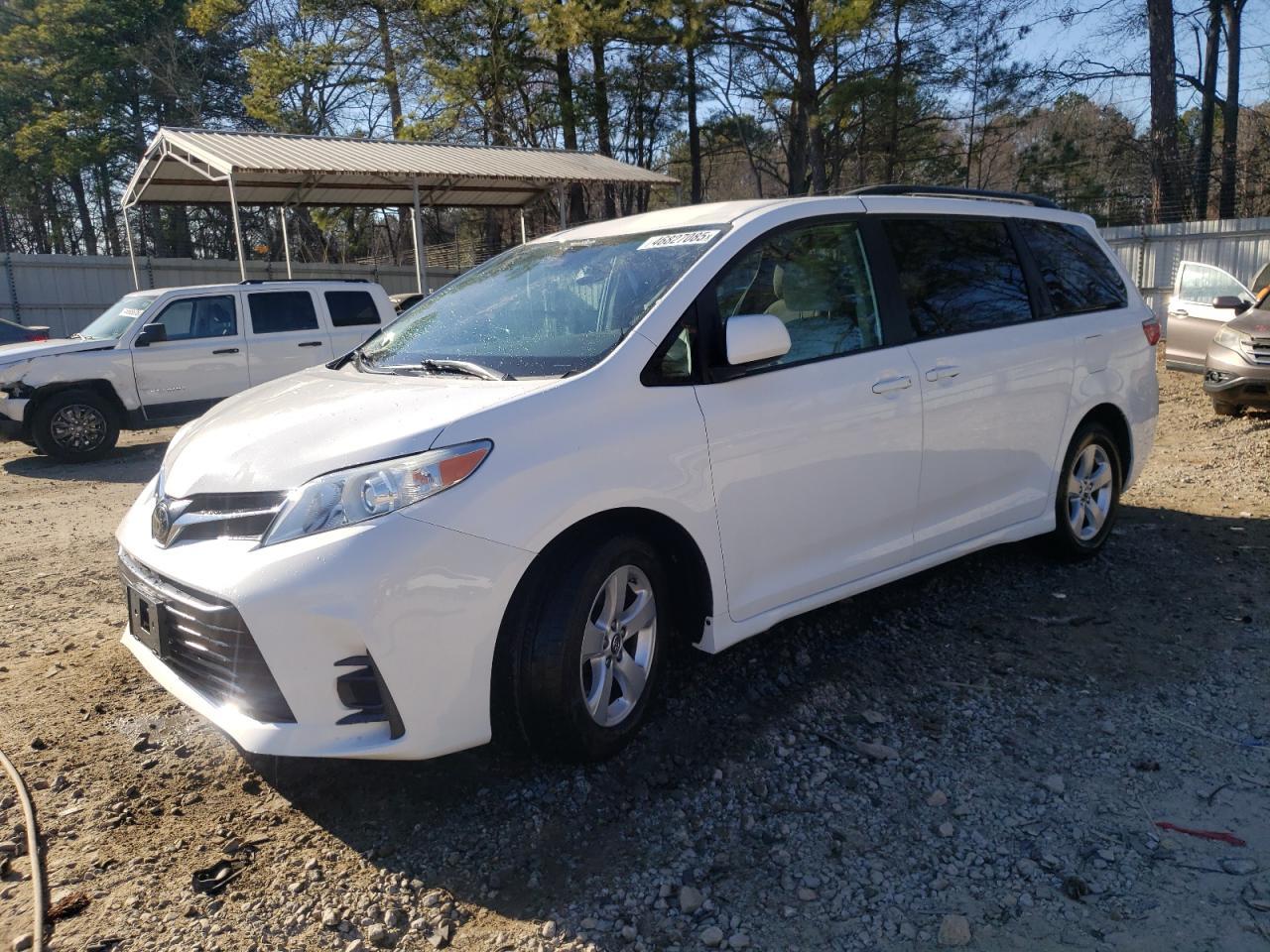 2019 TOYOTA SIENNA LE